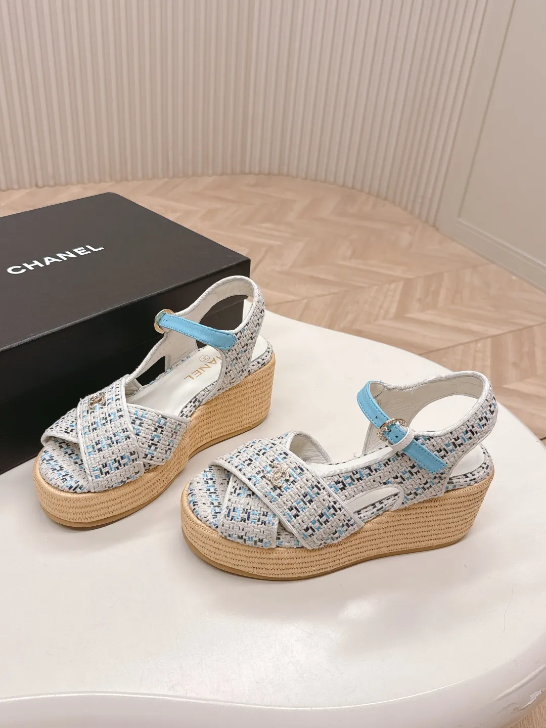 👟👟Ex-factory price 600👟👟 CHANEL Chanel 2025 new sandals and slippers series classic series every style is great rhombus platform sandals and slippers elegant and noble comfortable and versatile upper: sheepskin, woven cloth foot pads: sheepskin sole: rubber outsole size: 35-40
